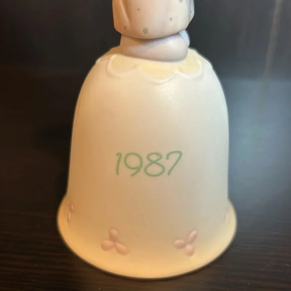 ADORABLE VINTAGE PRECIOUS MOMENTS BELL 1987 LOVE IS THE BEST GIFT OF ALL-SPECIAL - Picture 6 of 6